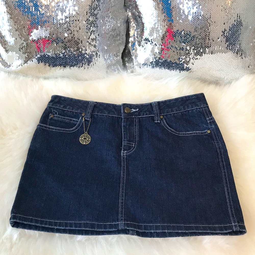NWOT Women’s Oakley Dark Blue With White Stitching Demin/Jean Skirt With Pockets - Picture 1 of 9